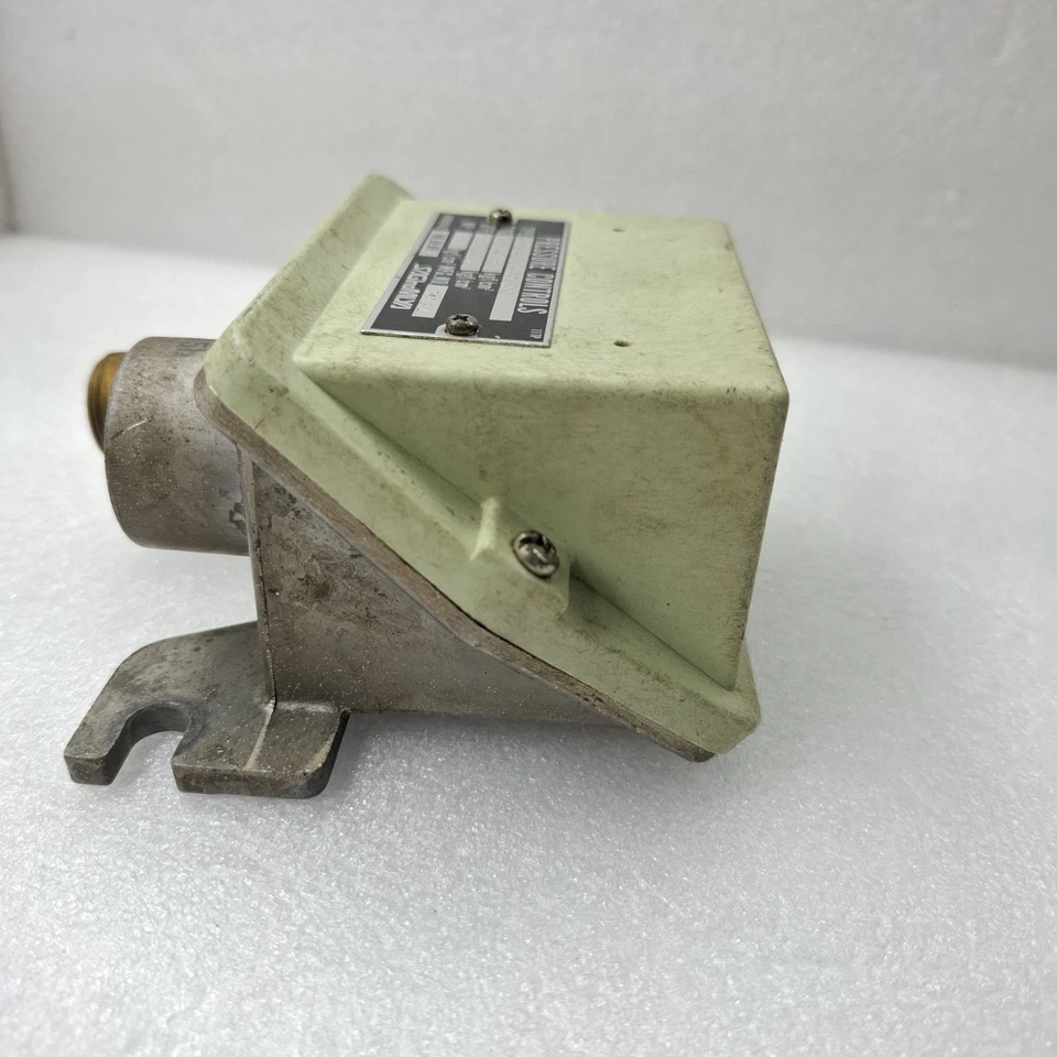 SAGInoMIYA SNS-C130PU20 Pressure Controls Range 5~30 Diff. 3~10